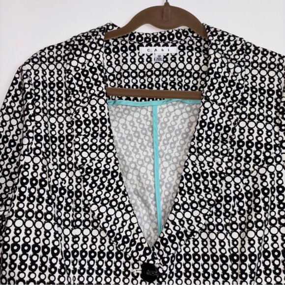 CAbi Women’s 12 Black White Brown Patterned Short Blazer Buttons Pockets Gathers - Picture 7 of 11